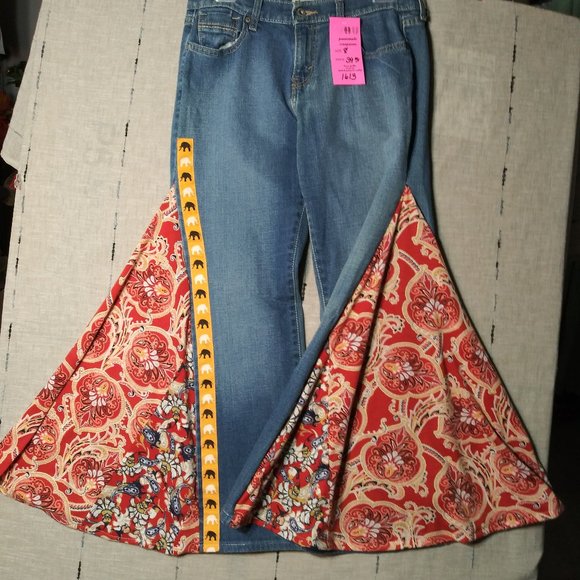 Levi's Denim - 1613 Jeaniemade Size 8 Levi's Bell-Bottoms